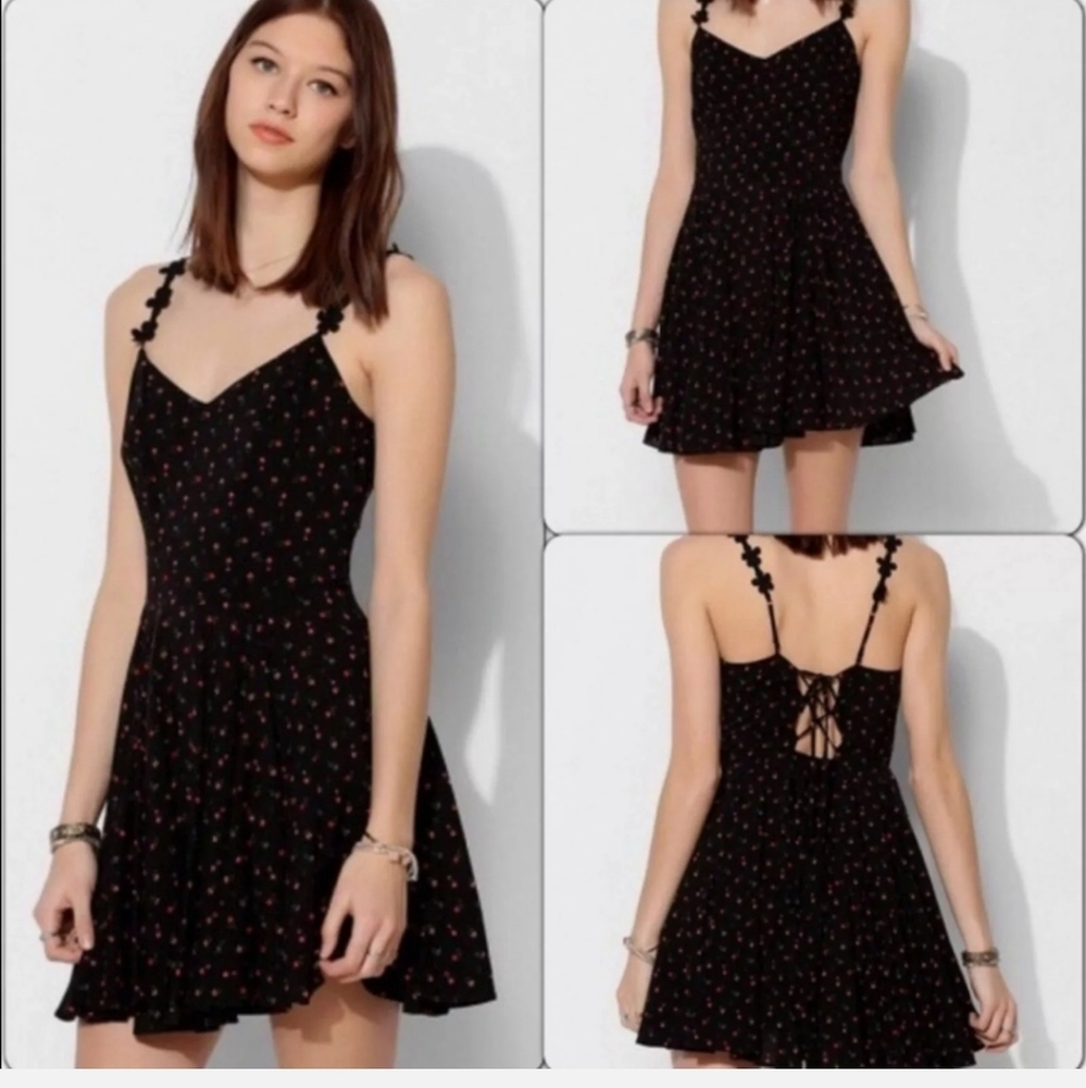 Kimchi Black Sweetheart Floral Skater Dress with pink, blue, orange flowers Med